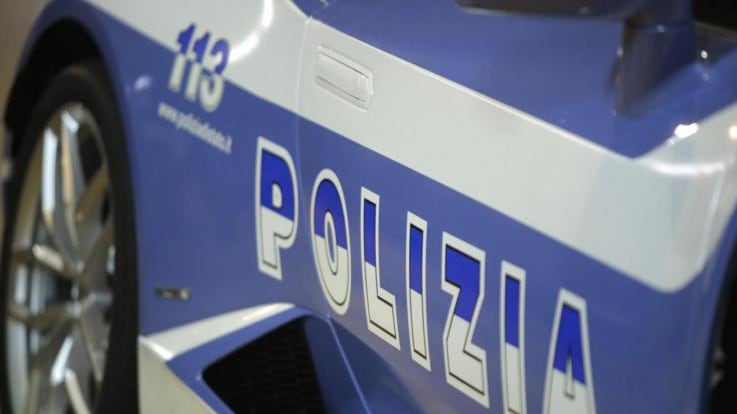 Fingeva di suicidarsi per andare in ospedale e derubare i pazienti