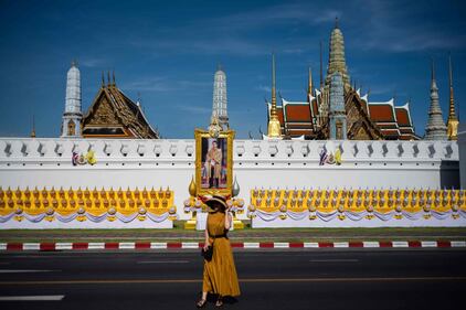 Bangkok, i preparativi per la cerimonia d'incoronazione del Re 9