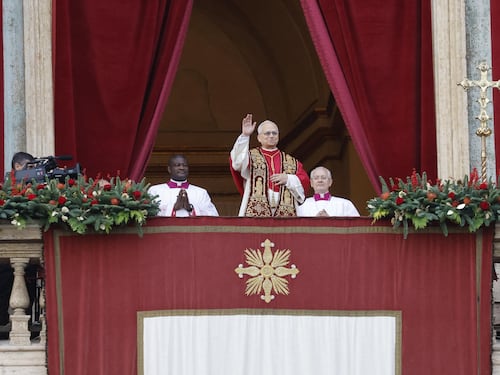 Prima la messa di Natale, poi la benedizione Urbi et Orbi di Papa Leone: "Respingere l'odio. Chi non ama il prossimo non può amare Dio"