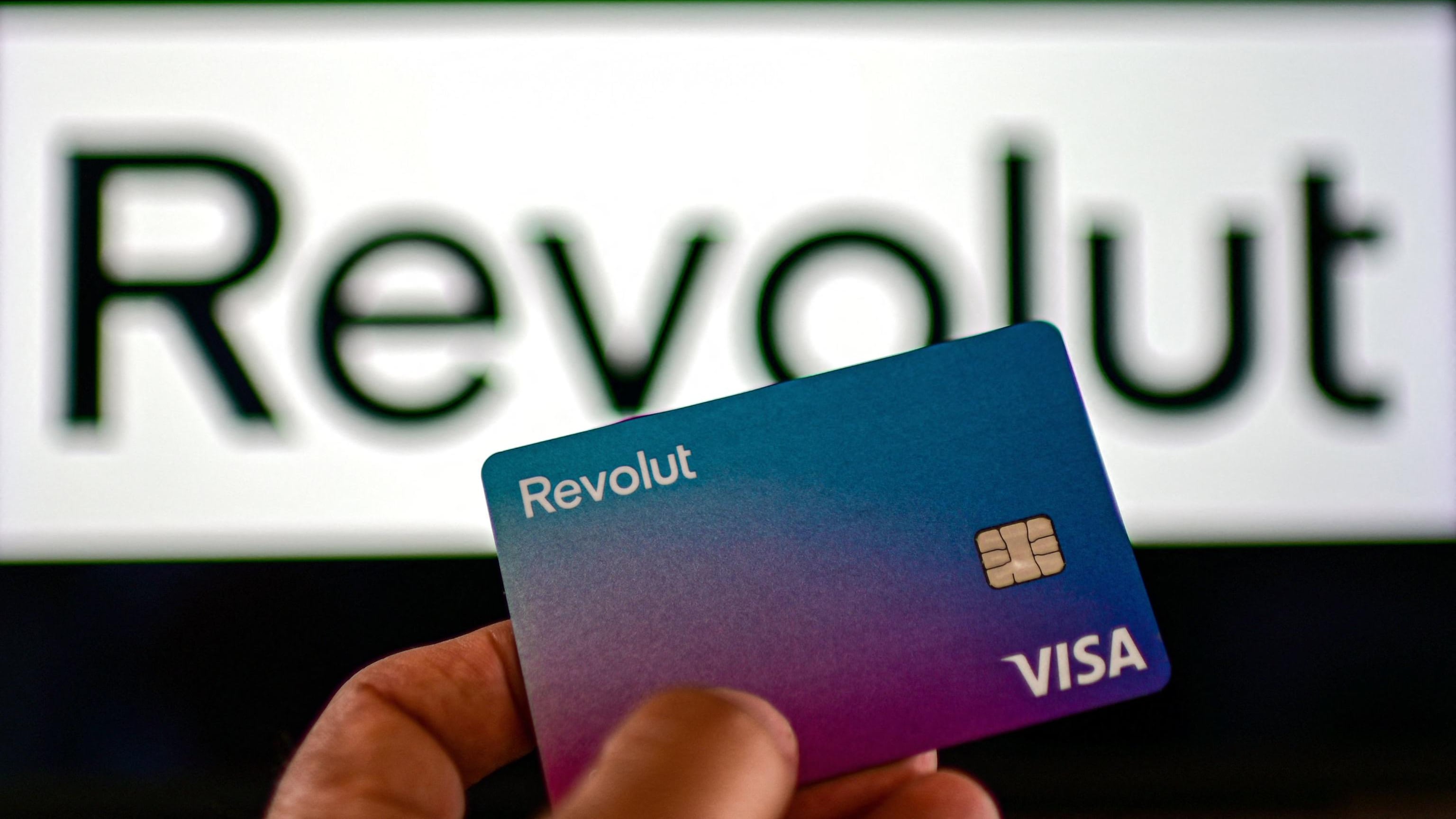 Bacchettata a Revolut: "Troppo pochi controlli"