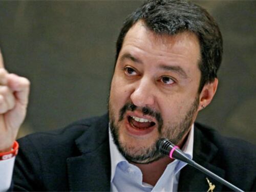 "Speculi sui morti", "Fai pena". Nuova rissa tra Alfano e Salvini