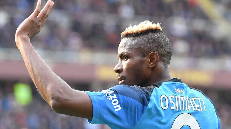 Osimhen di rigore nel Napoli sprecone
