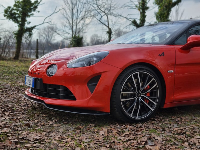 Alpine A110 S, guarda le foto della due posti francese da 300 cv 6