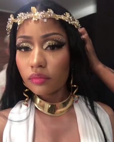 Nicki Minaj, seno in mostra per i 4 milioni di dischi 8