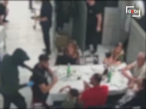 Rapina choc a Napoli: malviventi puntano armi contro famiglie e bambini