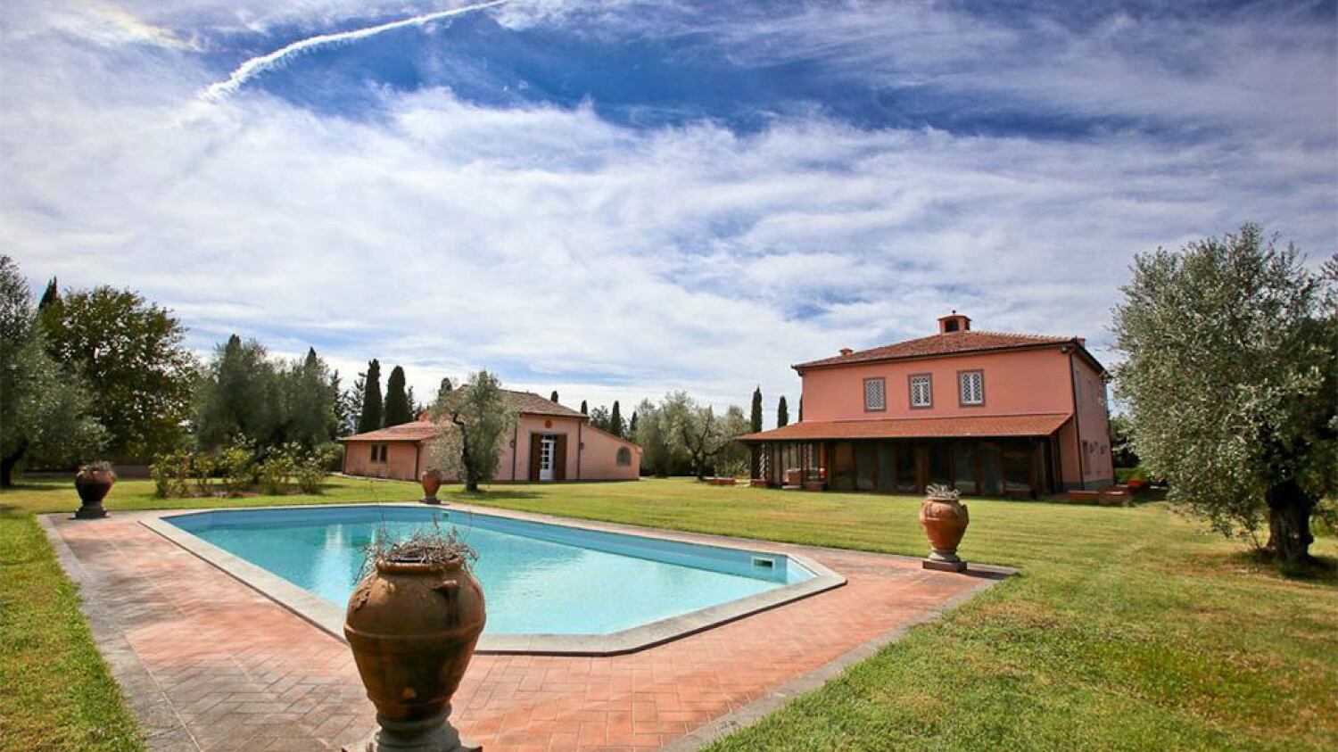 In vendita la villa di lusso che Pino Daniele possedeva in Maremma