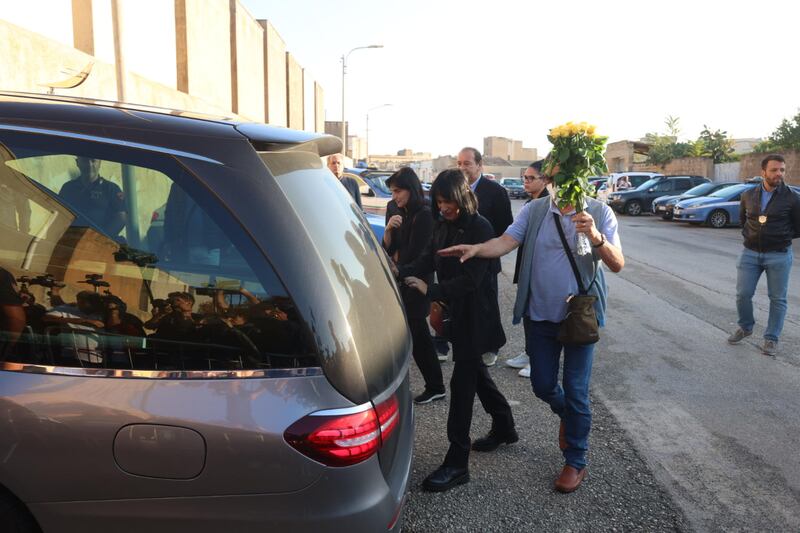 Messina Denaro, l’arrivo della bara al cimitero 4