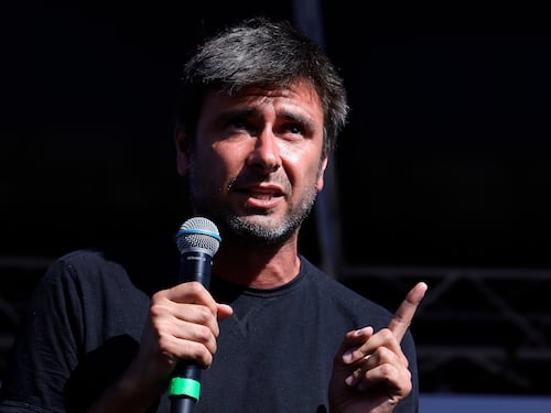 Cuba, Alessandro Di Battista ricoverato in gravi condizioni: “Forti mal di testa e malori”