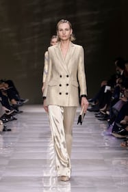 Armani veste le donne di perle e per i suoi 90 anni si regala uno storico palazzo nel cuore di Parigi 1