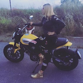 Paola Caruso supersexy dopo l'Isola dei Famosi 11