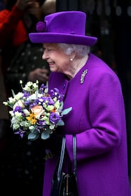 La Regina Elisabetta II in viola, foto 5
