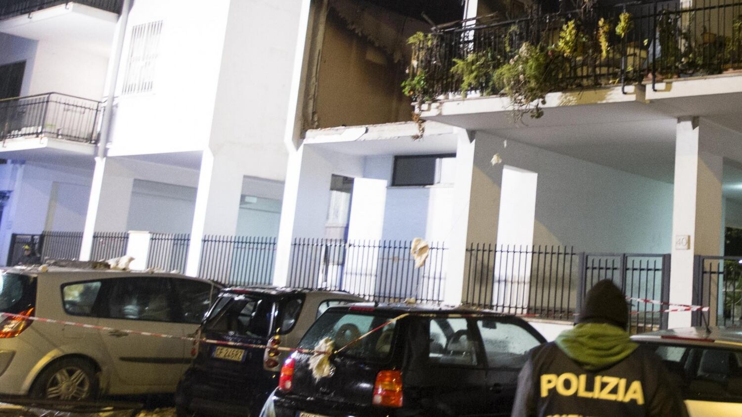 Roma, esplode palazzina. Un morto e 14 feriti