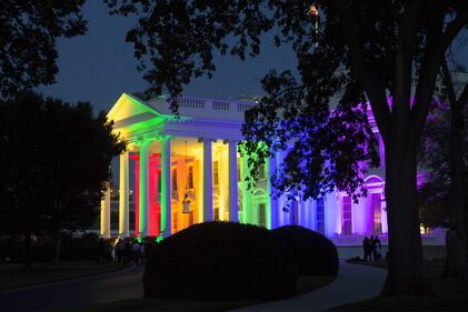 La Casa Bianca cambia colore per una notte 1