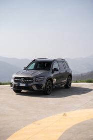 Mercedes-Benz EQB e GLB: guarda la gallery 12