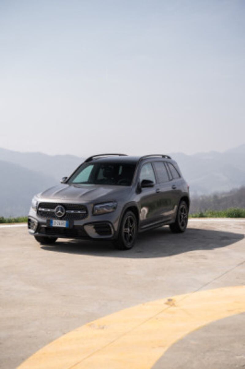 Mercedes-Benz EQB e GLB: guarda la gallery 12