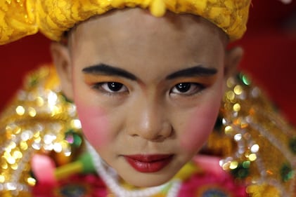 Tailandia, i bambini che saranno monaci buddisti 8