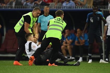 Invasione di campo durante la finale dei Mondiali 3