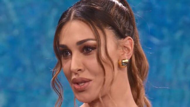 Belen Rodriguez: "Sono prigioniera del mio personaggio e mi atteggio a 'fenomena'"