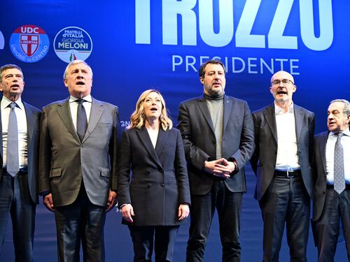 Meloni convince gli italiani. Il sondaggio che gela la sinistra