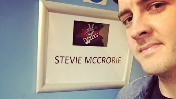 E il vincitore di The Voice torna a fare il pompiere
