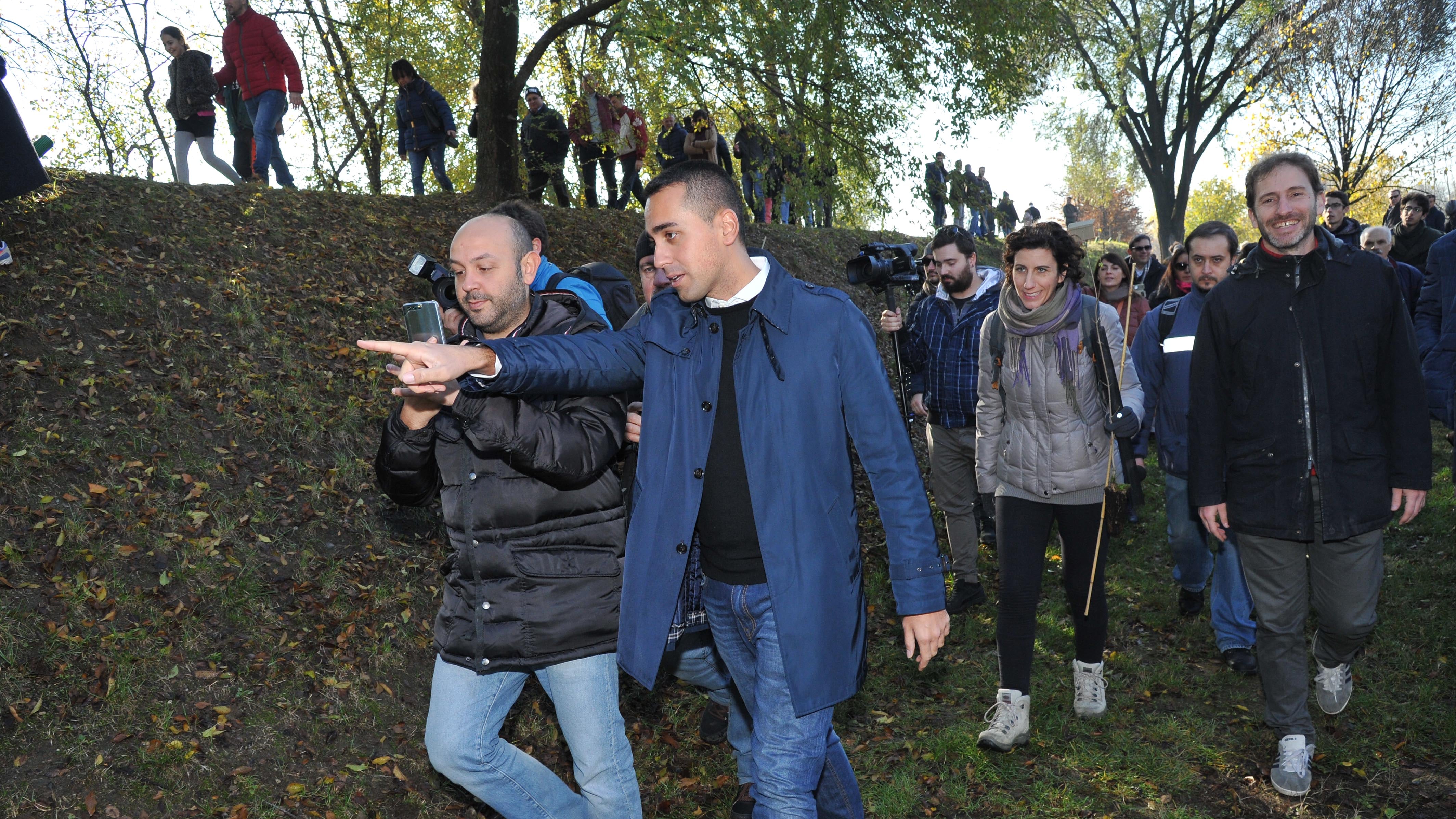 Di Maio le prova tutte: dopo il viaggio negli Usa ora scrive a Macron