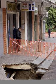 Napoli in ginocchio per il maltempo: danni e disagi in tutta la città 1