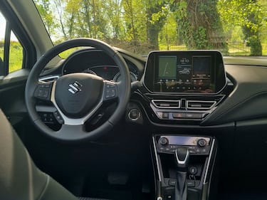 Suzuki S-Cross Hybrid 140V: guarda le foto  13