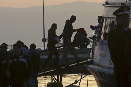 Grecia, le prime espulsioni di immigrati in Turchia 12