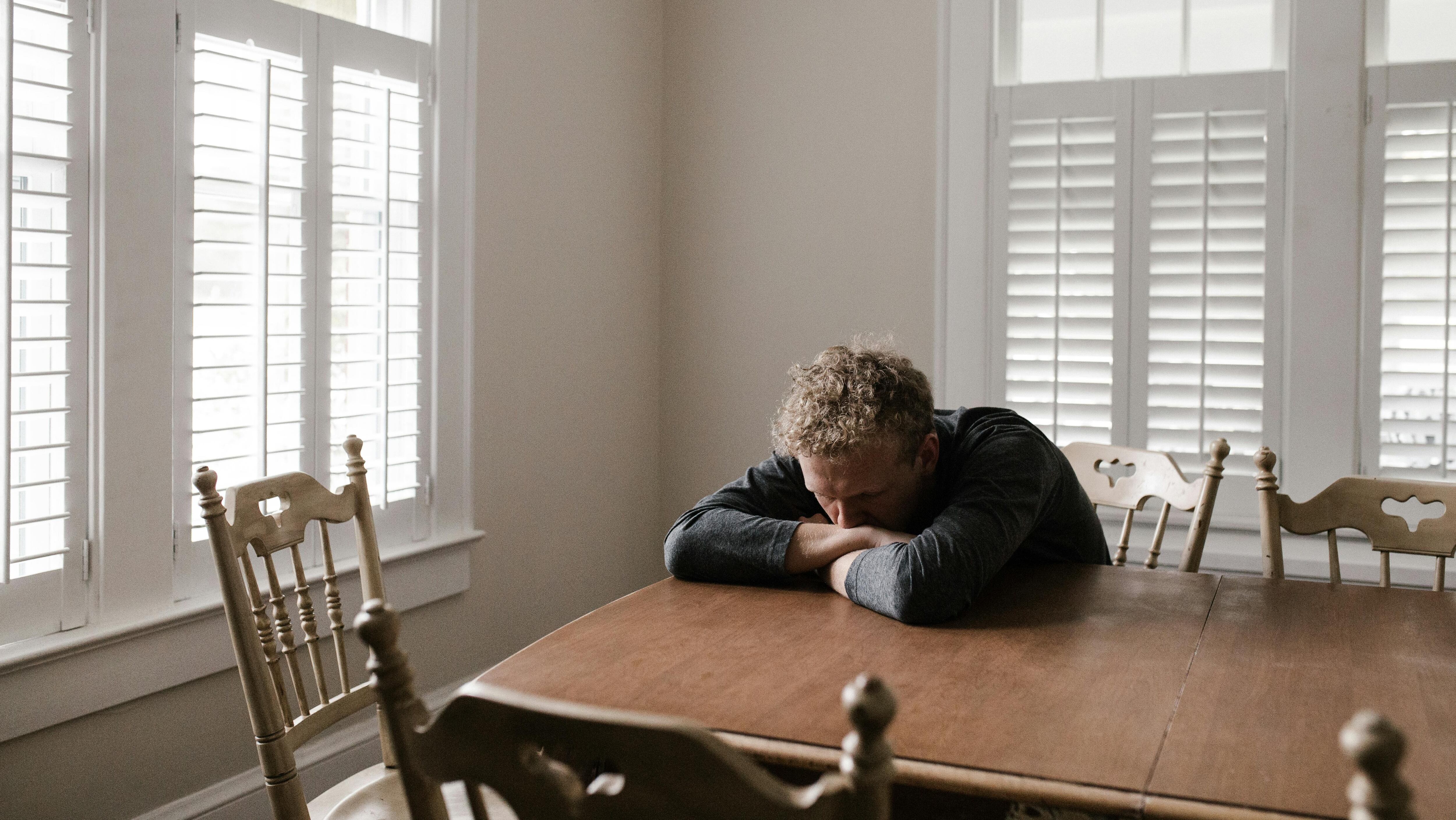 Depressione, un meccanismo "spegne" i neuroni: la scoperta