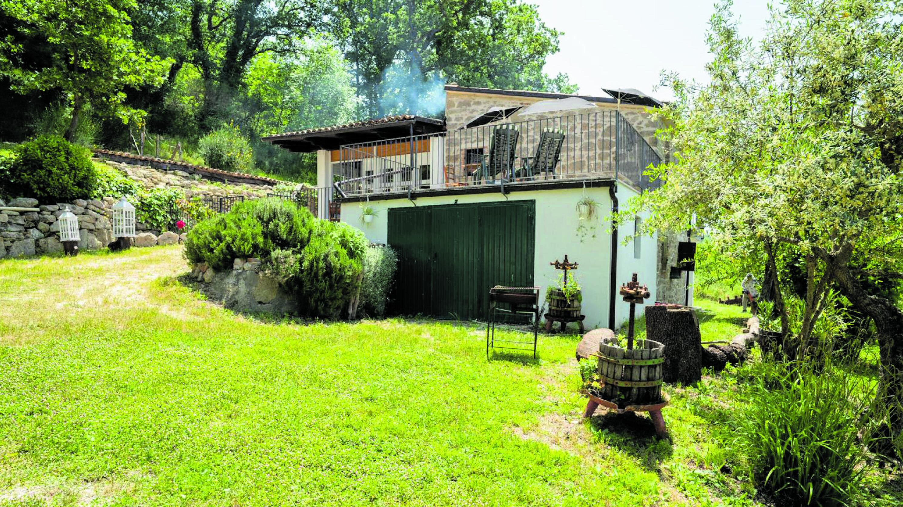 La famiglia del bosco accetta una casa