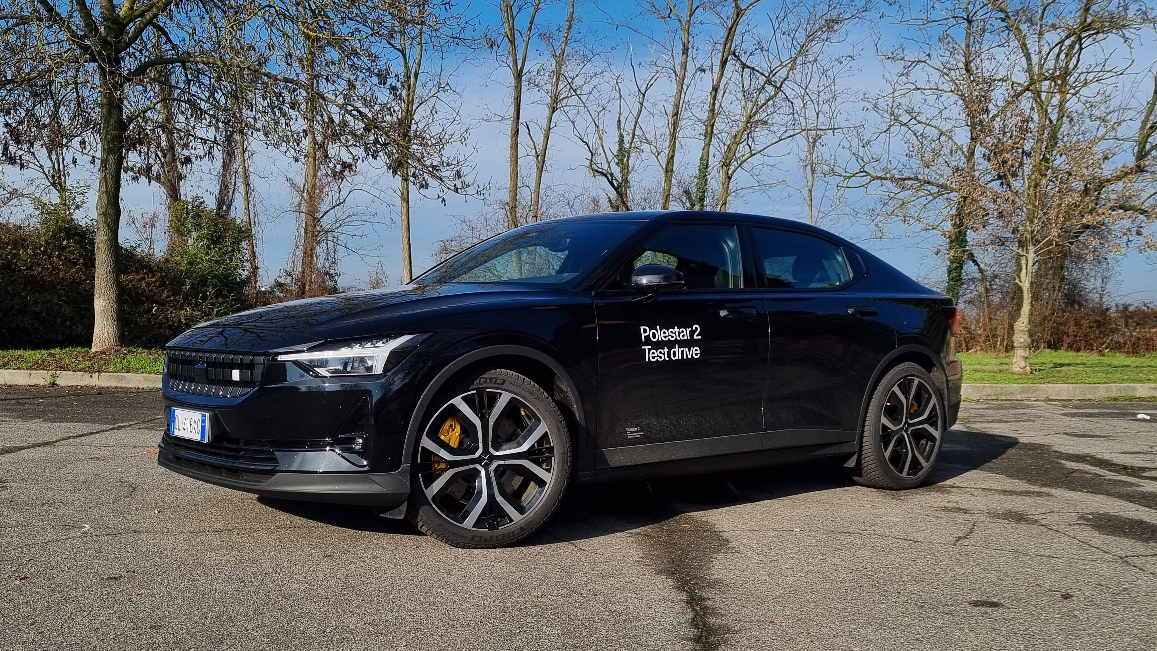 Polestar 2, ecco la nostra prova su strada