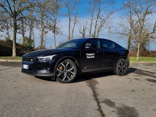 Polestar 2, ecco la nostra prova su strada