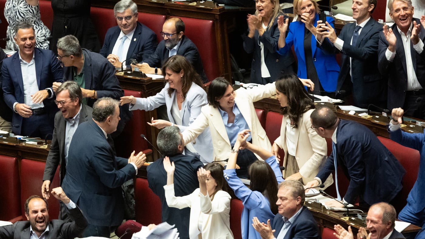 Malumori leghisti e donne in rivolta. Scambio di accuse sui franchi tiratori