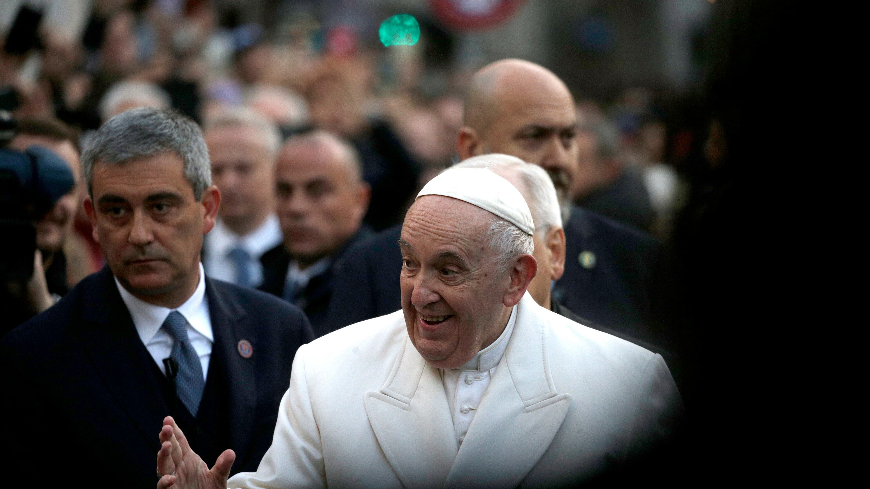 "Notte trascorsa bene". Le condizioni di salute di Papa Francesco