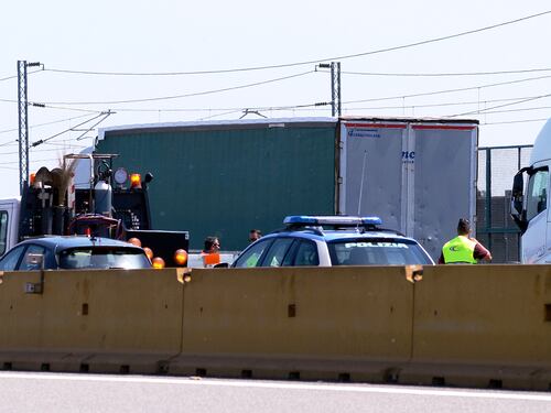 Sorpasso fatale in A4, morti quattro operai. Traffico in tilt per ore