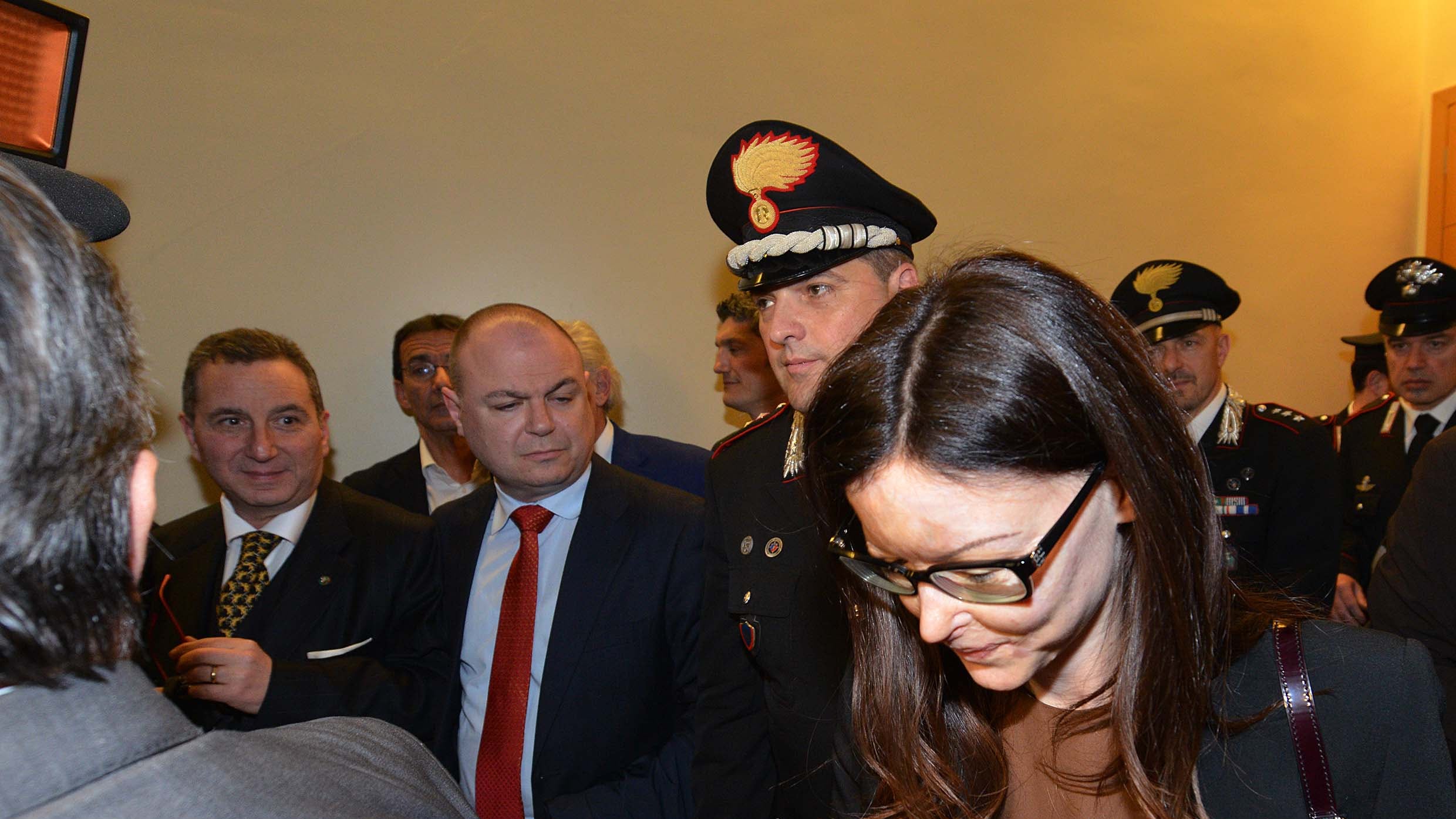 Sfigurò l'ex con l'acido, tenta il suicidio in carcere