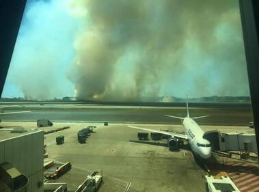 Incendio a Fiumicino: bloccatti i decolli 2