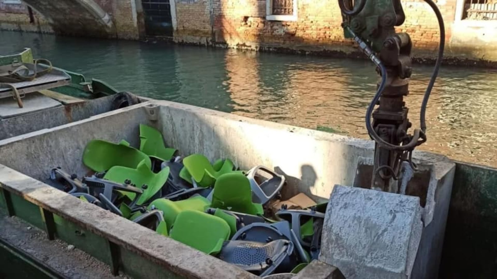 Rotulle I banchi a rotelle finiscono in discarica: indaga la Corte dei Conti ...