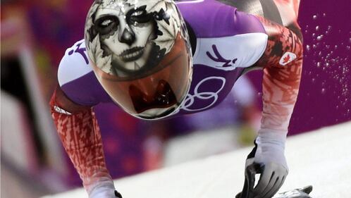 Il casco della slittinista canadese Sarah Reid 8