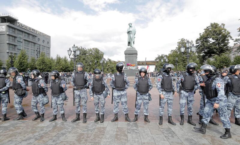 Uomini della Guardia nazionale della Russia schierati in piazza Pushkin, a Mosca, nel 2019.