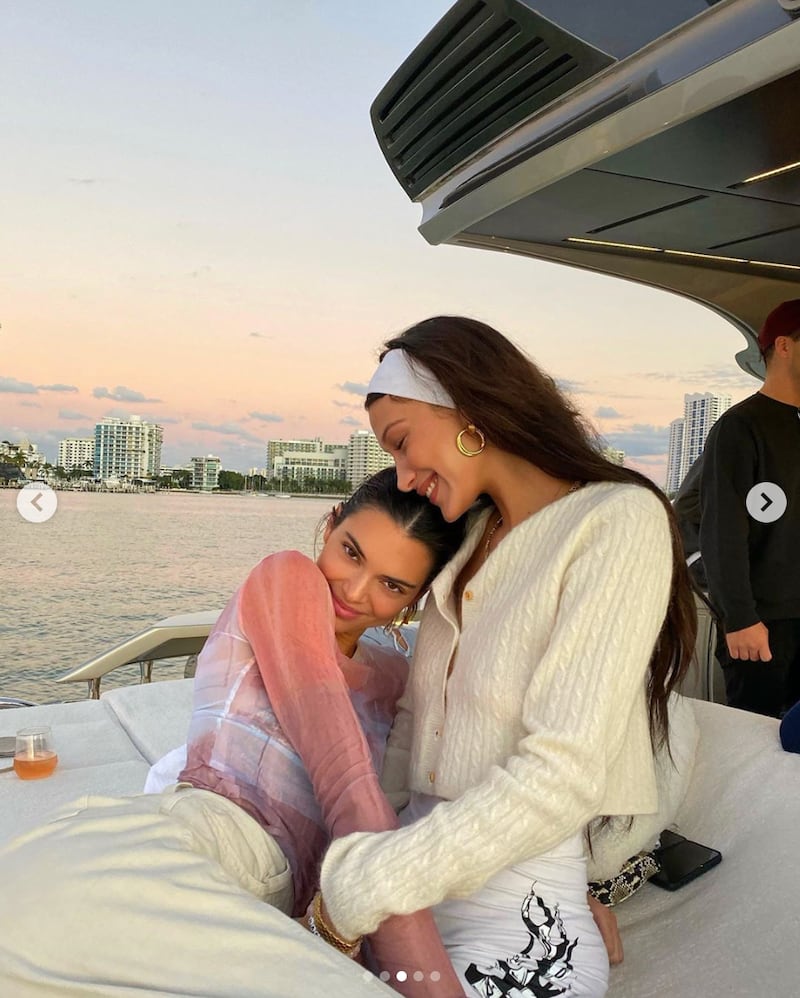 Kendall e Kylie Jenner, le foto delle sorelle 4