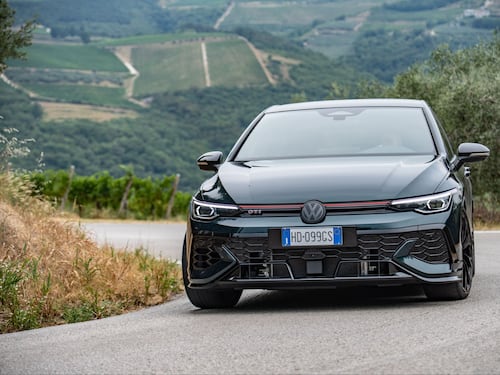 Volkswagen non molla: ecco la Golf GTI Edition 50, la più cattiva di sempre