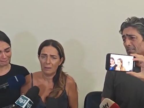 "Senza vestiti, solo le scarpe". I dubbi della famiglia sulla morte di Simona