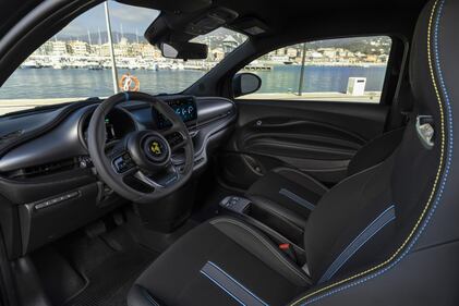 Abarth 500E: tutte le foto della nuova sportiva 4