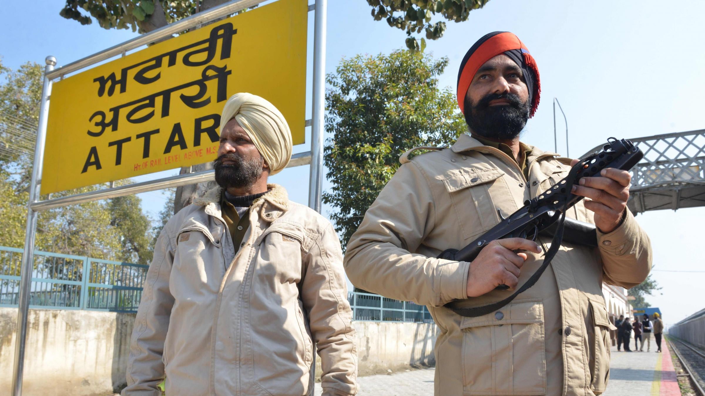 Frontiere chiuse, test missilistici ed espulsioni di massa: perché si rischia una guerra tra India e Pakistan