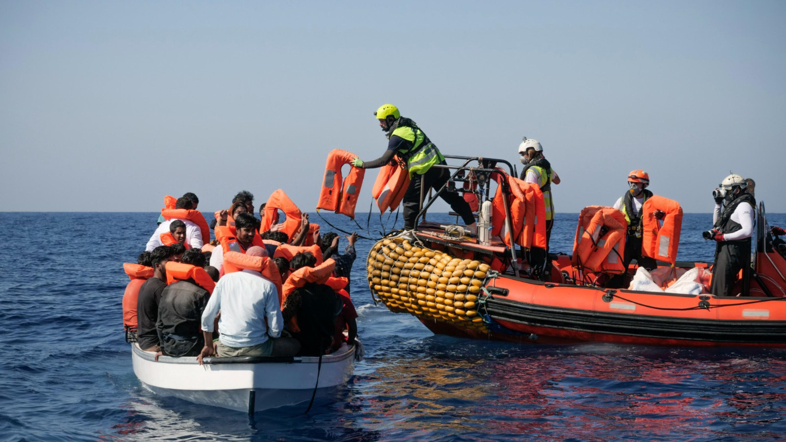 "Spediamo i migranti in Ruanda", Biden smentito e Meloni: quindi, oggi...