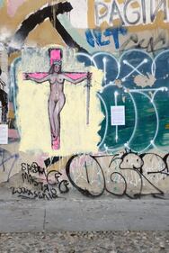 Milano, nuove provocazioni dell'artista Cristina Donati Meyer sui femminicidi 5
