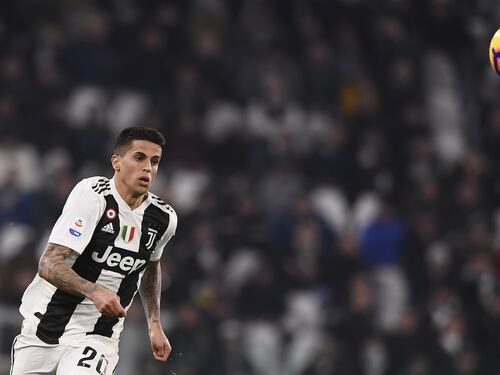 "Al Fantacalcio fai schifo". Ira Cancelo sul tifoso: "Ma vaff..., non me ne frega un c..."