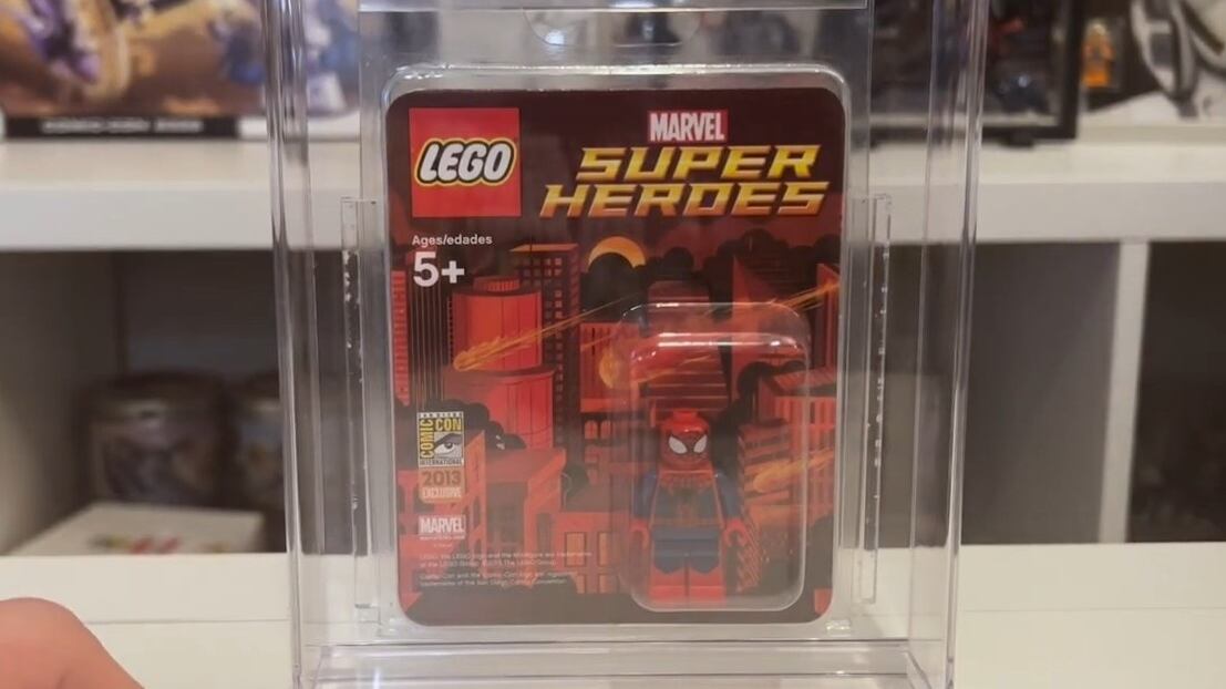 Rara minifig di Spider-Man (linea Marvel Super Heroes) Comic Con San Diego 2013