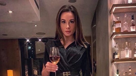 Influencer accoltellata e nascosta in valigia. I sospetti sul suo ex